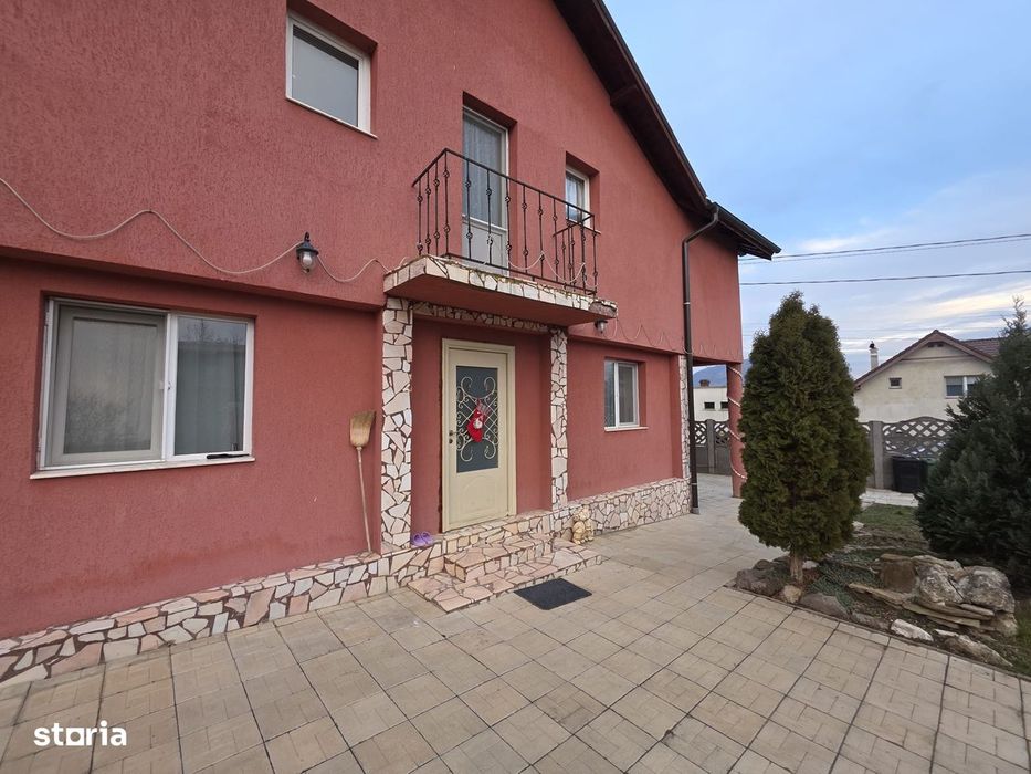 Casă spațioasă cu etaj, utilități complete și piscină – Simeria, HD