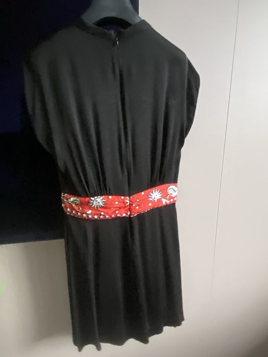 Продам брендовое плптье.