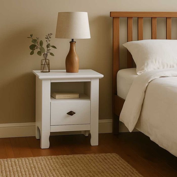 Noptiera din lemn masiv Constanta