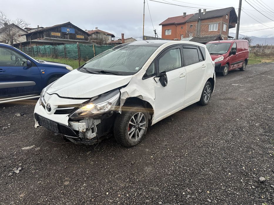 5 броя Toyota Verso 1.6 d4d 112 кс и 2.0 124 кс На части!