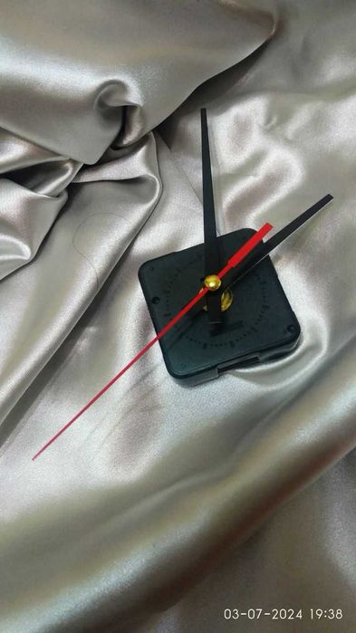 Часовой кварцевый механизм