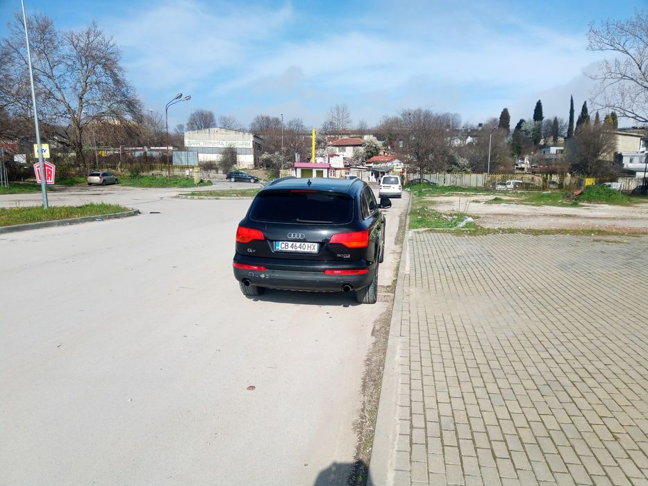 Продавам Audi Q7 -3.0Tdi