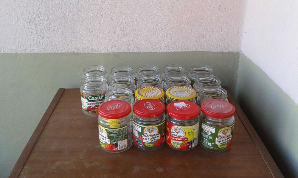 Стъклени буркани за зимнина