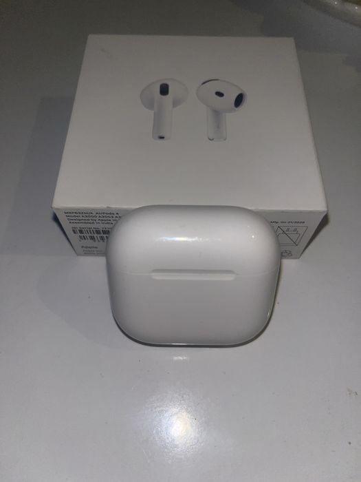 Apple AirPods 4 – като нови