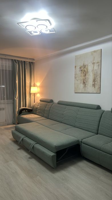 Диван для гостиной команты