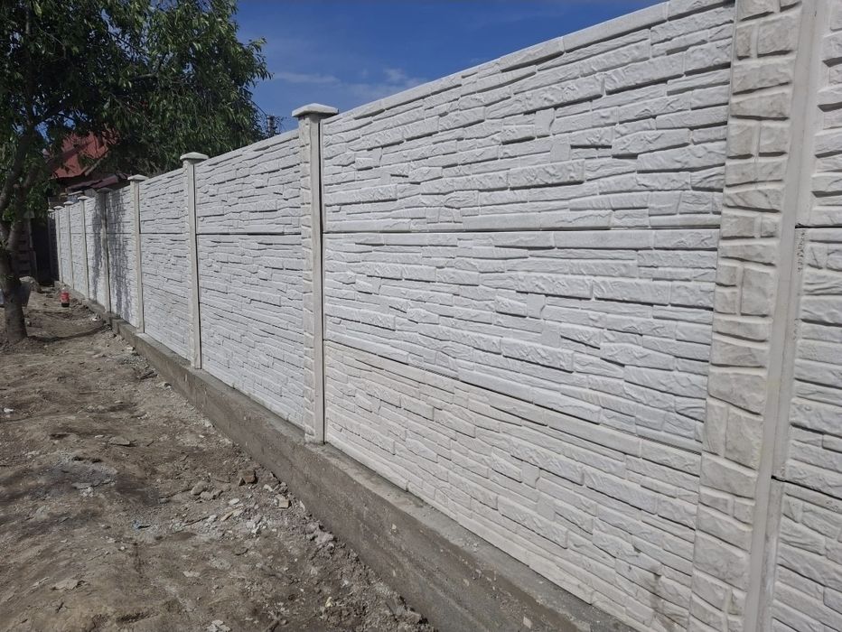 Gard din plăci de beton