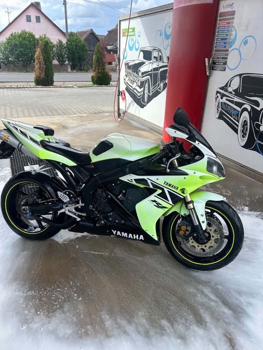 Vand Yamaha R1.