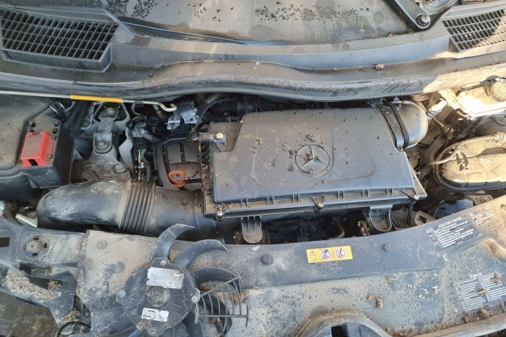 geamuri laterale aripa bara spate usa stanga dreapta spate stop oglinda alternator Mercedes Vito w447 motor 1.6cdi dezmembrez