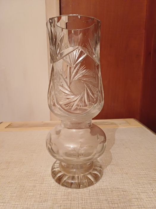 Стара кристална ваза