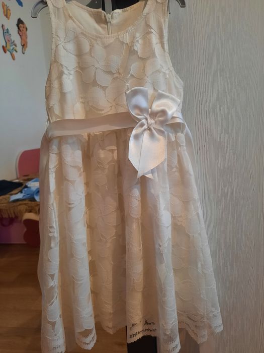 Продам Платье на девочек