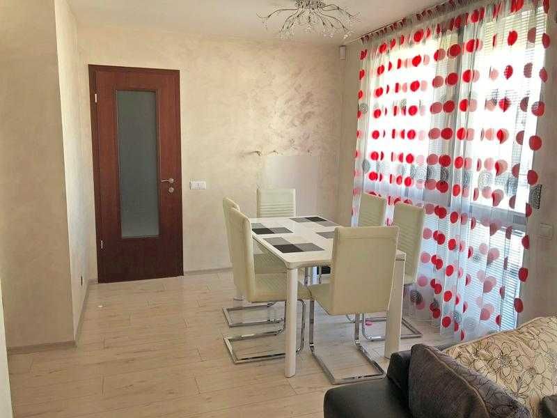 Продава се Едностаен апартамент в София, Център - 60 кв.м за 1484 €/кв.м - Снимка #2