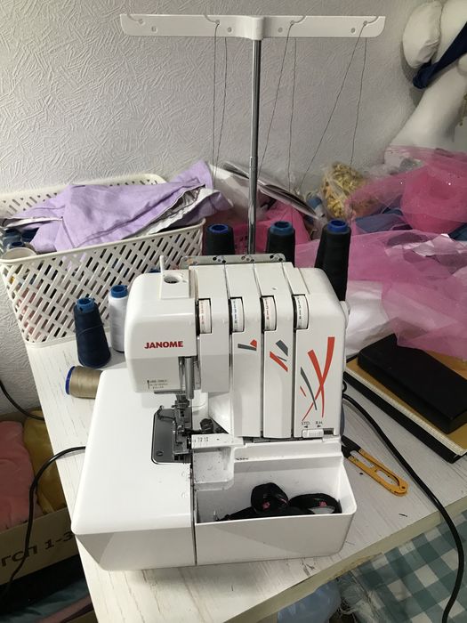 Оверлок Janome 975