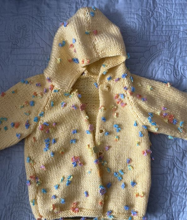 Вязанный костюм на девочку