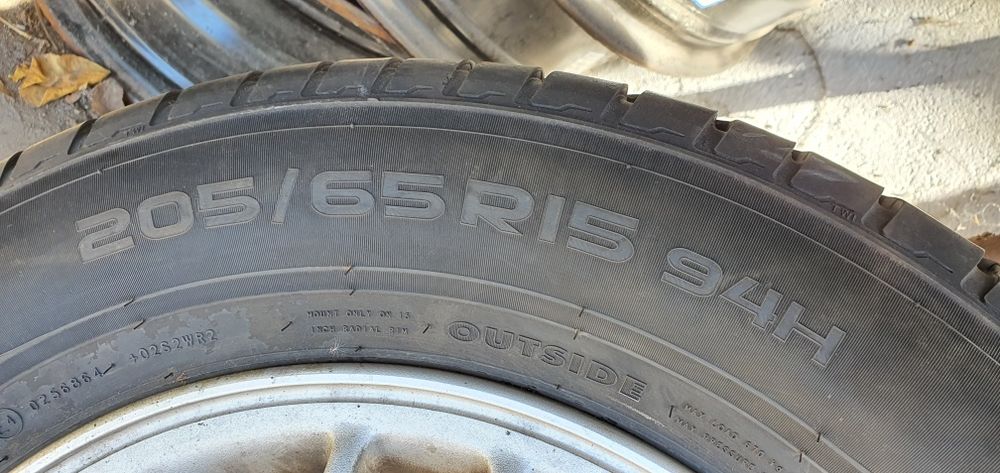 Гуми 4бр  205/65/15  1бр- 80лв