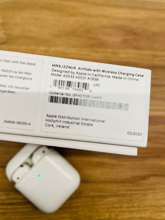 Apple airpods with charging case Оригинални