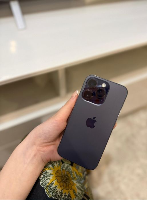 Продам Iphone 14 pro 
78акб
128 памяти
Без косяков экран без царапин в
