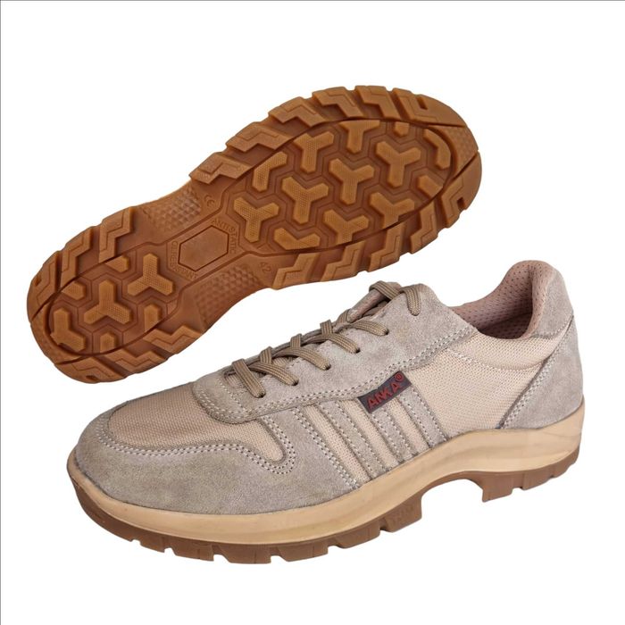 Продается  по перечислению кожаная спецобувь ,ботинки,кроссовки,ремни