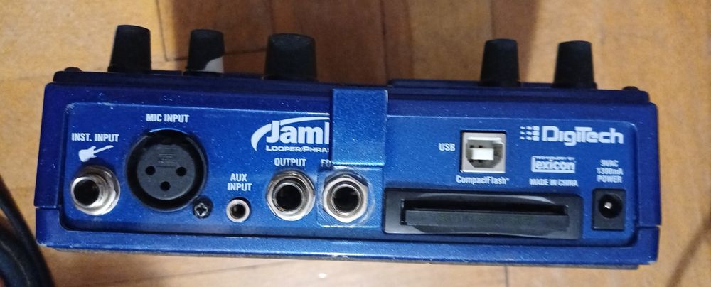Продавам Looper Digitech JamMan