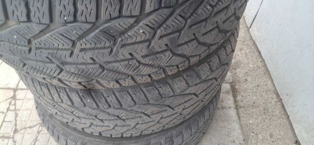 Продавм зимни гуми втора ръка