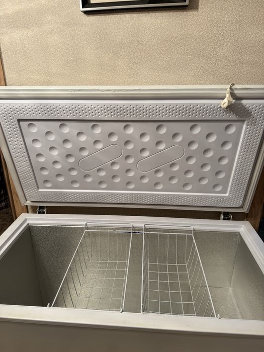 Морозильная камера Бирюса 330 л.