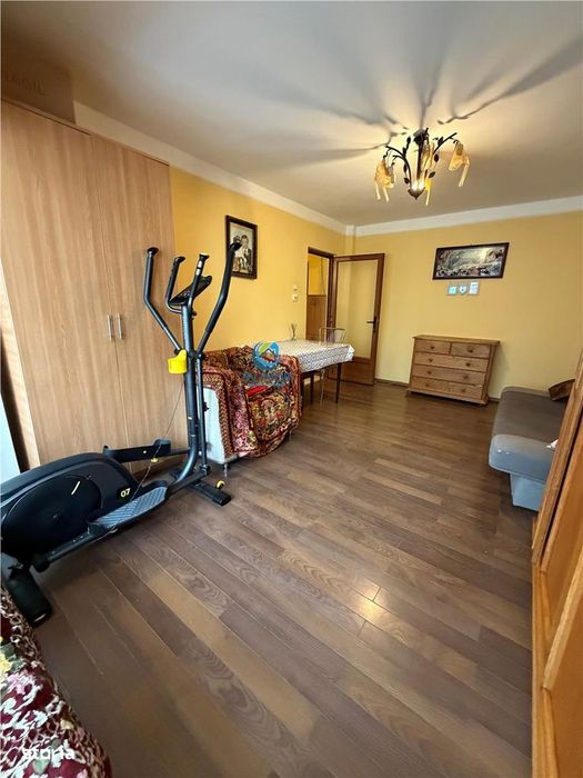 Vanzare apartament 2 camere decomandat, etaj 1, intrare Racadau