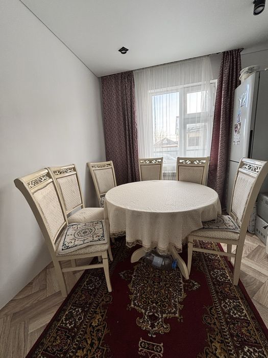 Стол 5 отырғышымен сатылады