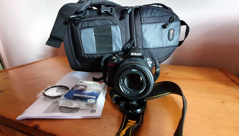 aparat foto digital DSLR NIKON D3100 cu obiectiv 55-200