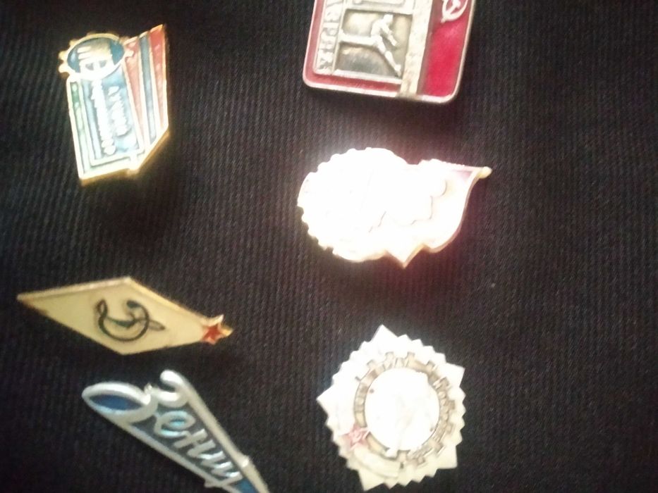 Значки спортивные и юбилейные советские