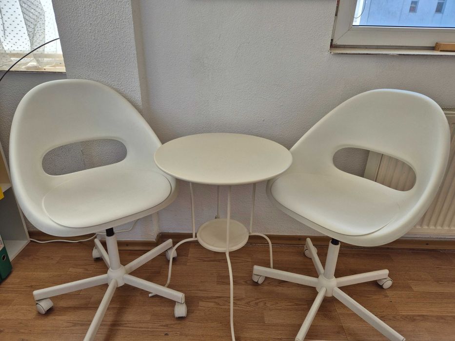 Set masa si 2 scaune