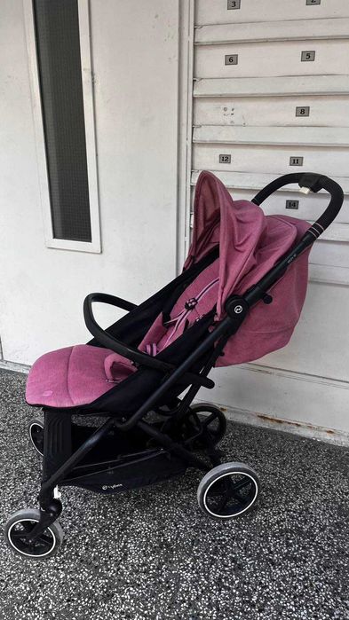 Продавам лятна бебешка количка Cybex розова на цвят