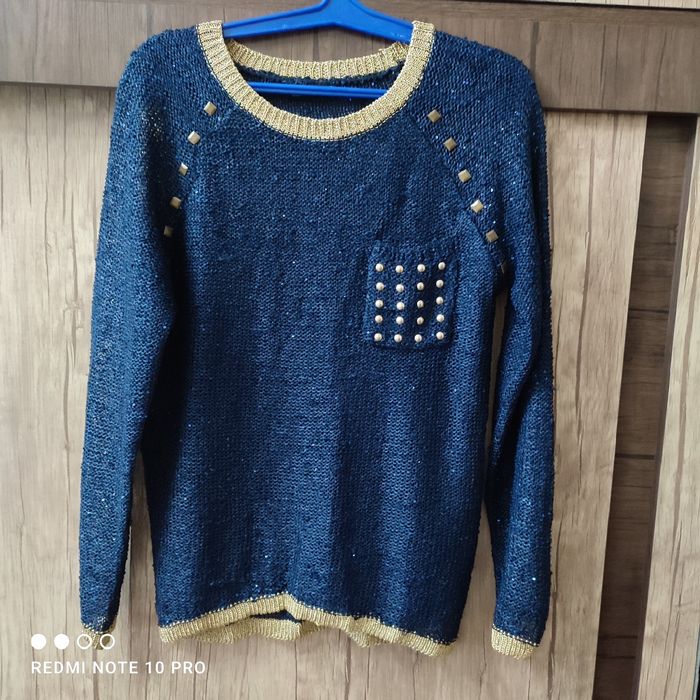 Продам женский свитерок, кофточку