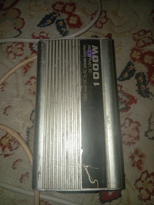Продам инвертор в хорошем состоянии, с 12 вольт на 220