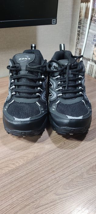Кроссовки Bona 44 размер