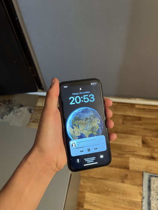 Продам айфон 11