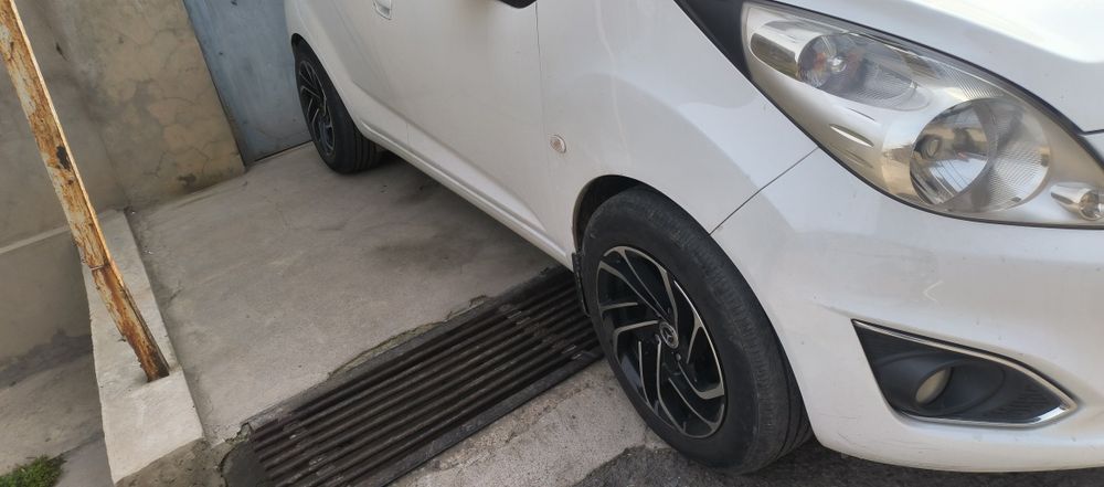 Sotiladi yokida zamen qilinadi