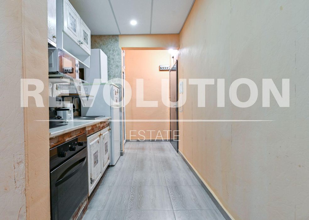 Двустаен апартамент в ж.к. Люлин 6.