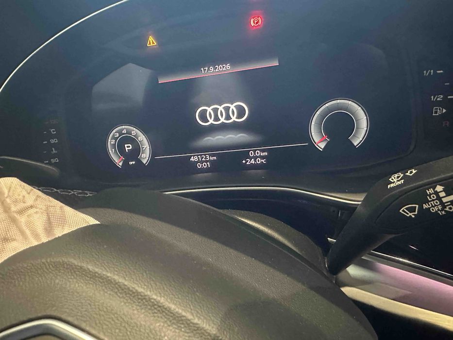 Audi SQ8 4.0 TFSI 507 k.c. на части.