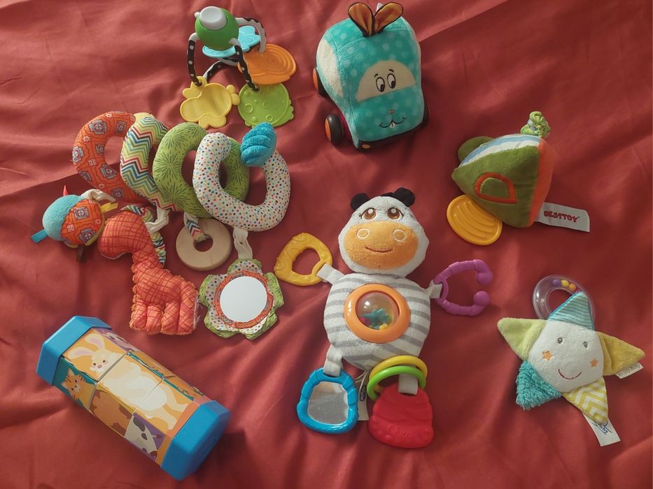 Лот бебешки играчки