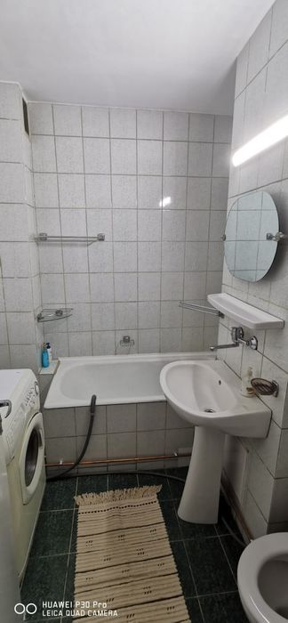 De inchiriat apartment cu 3 camere in Tudor