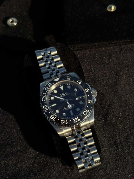 ceas seiko mod gmt bruce wayne