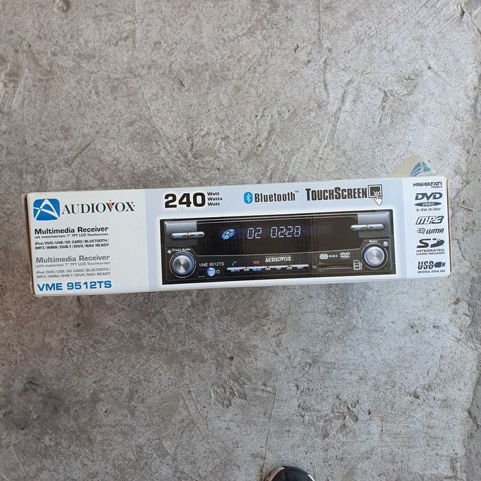 Audiovox VME 9512 TS за автомобил.