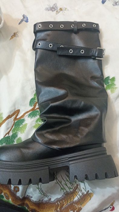 ботинки кожаные .