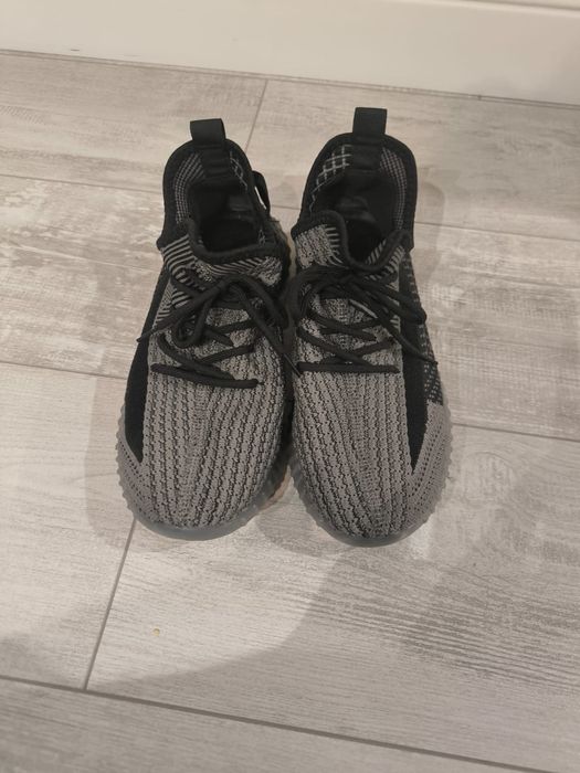 Продаются кроссовки