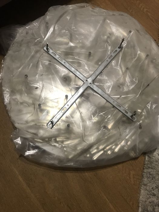 Продам люстрю