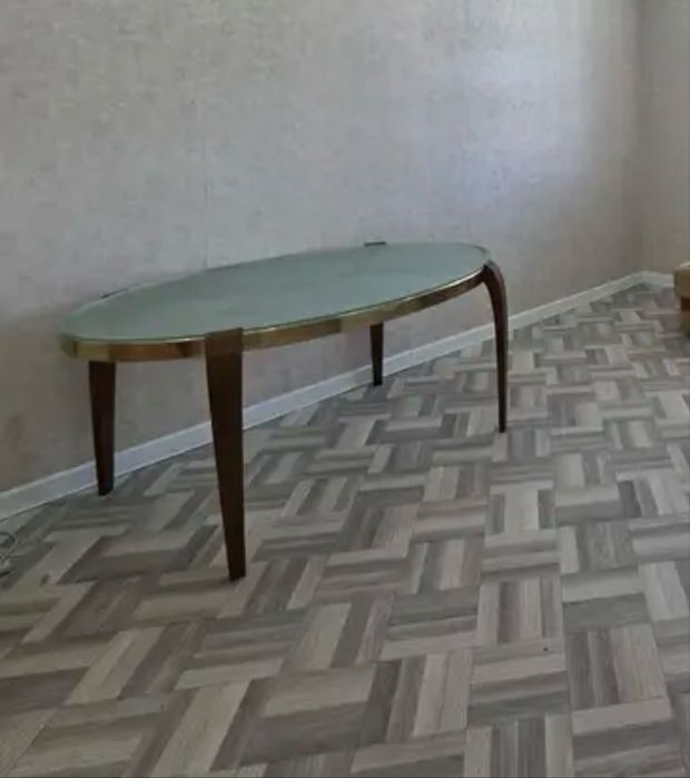 Стол кухонный , гостинный