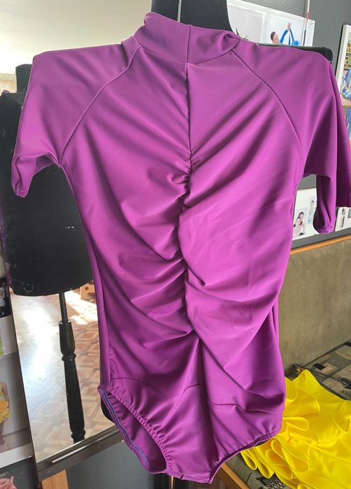 Лилава рокля за танци