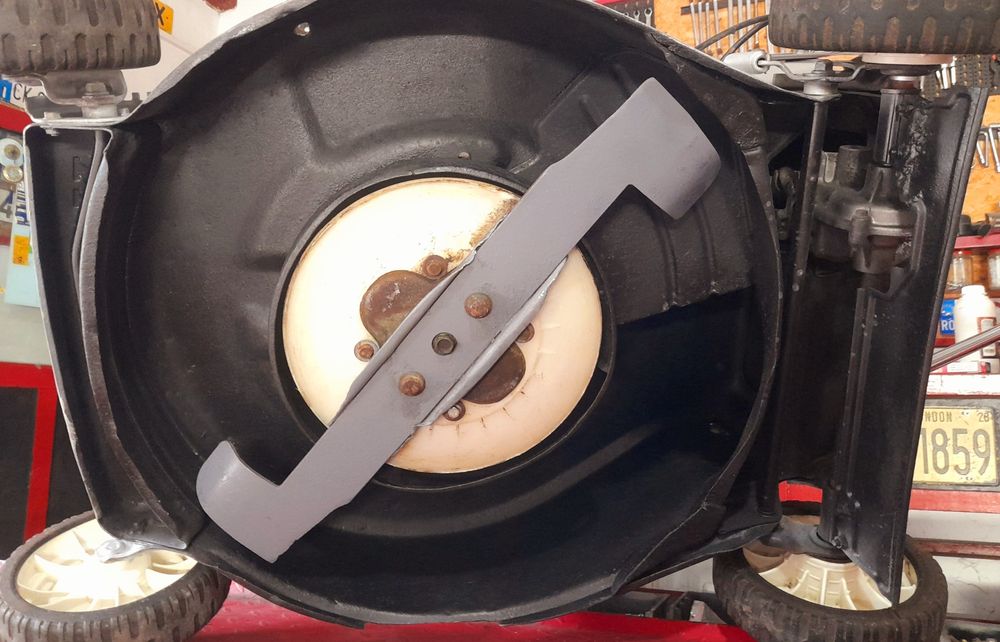 Masina tuns iarba Profesionala Honda HRA 214 TRANSMISIE CARDAN, 5HP 4TIMPI 53CM Made în Japan