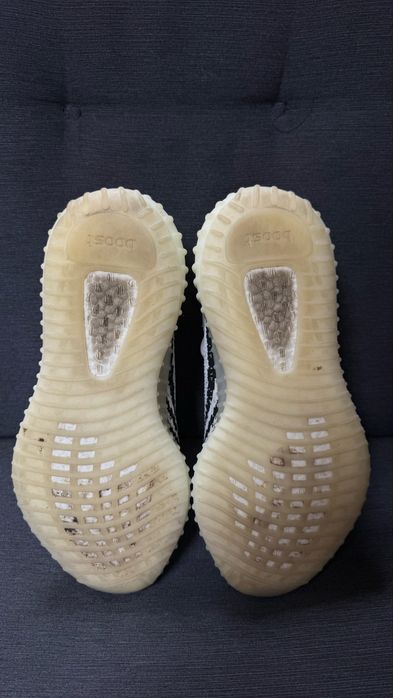 Adidas Yeezy Boost 350 V2 Zebra marimea 41 jumate
