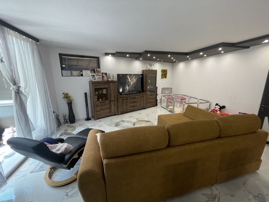 Продава се Четиристаен апартамент в Казанлък - 150 кв.м за 1334 €/кв.м - Снимка #3