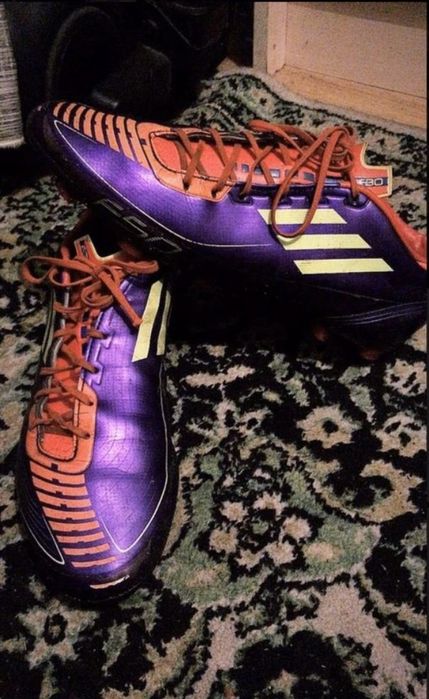 Продам бутсы adidas